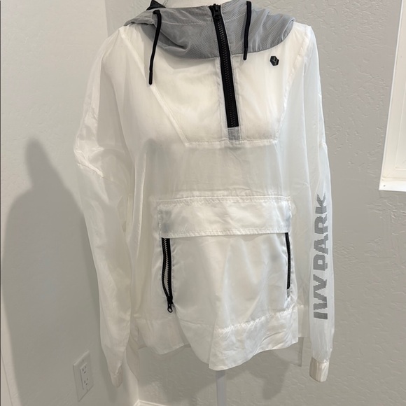 IVY PARK White Jacket NWOT - Picture 1 of 6